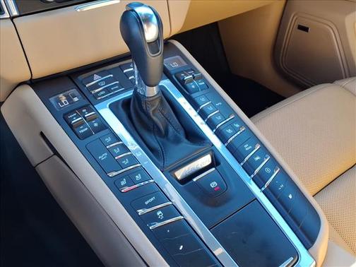 2018 Porsche Macan AWD 4dr SUV