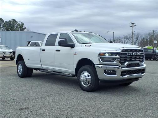 2026 RAM 3500 Tradesman Crew Cab 4x4 8' Box