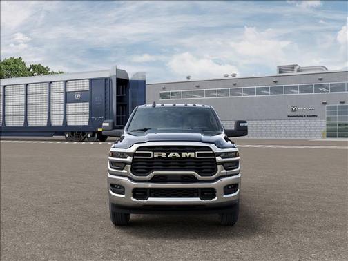 Diamond Black Crystal Pearlcoat 2026 RAM 2500 Tradesman Crew Cab 4x4 6'4' Box
