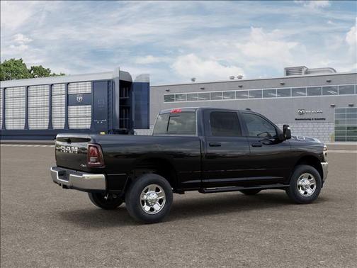 Diamond Black Crystal Pearlcoat 2026 RAM 2500 Tradesman Crew Cab 4x4 6'4' Box