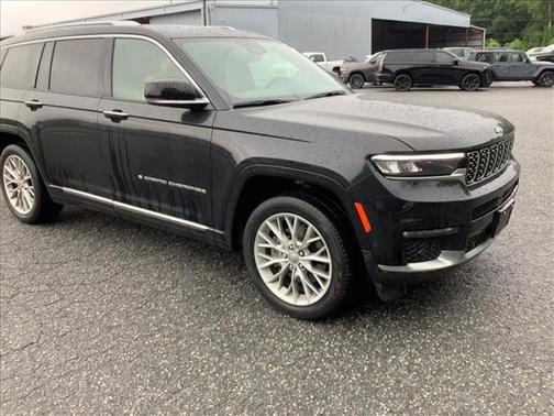 Diamond Black Crystal Pearlcoat 2023 Jeep Grand Cherokee L Summit