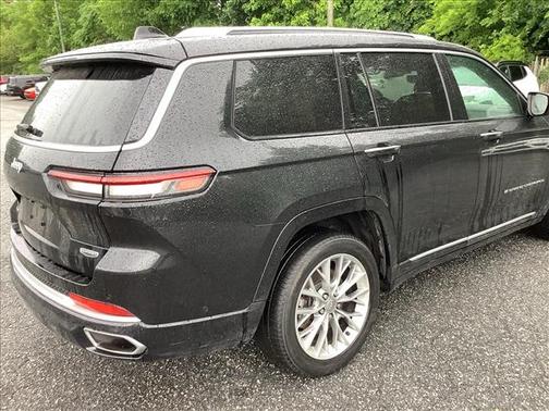Diamond Black Crystal Pearlcoat 2023 Jeep Grand Cherokee L Summit
