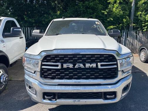 Bright White Clearcoat 2022 RAM 2500 Big Horn Crew Cab 4x4 6'4' Box