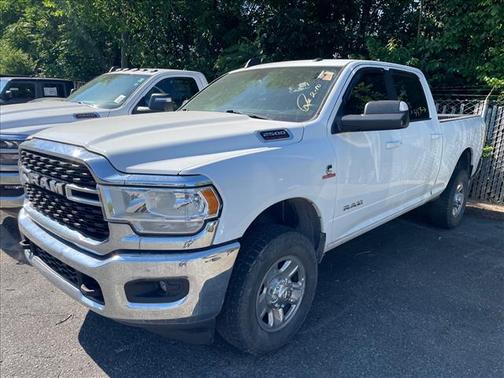 Bright White Clearcoat 2022 RAM 2500 Big Horn Crew Cab 4x4 6'4' Box