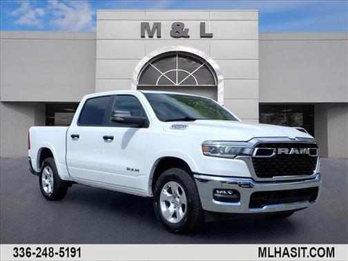 Bright White Clearcoat 2025 RAM 1500 Big Horn/Lone Star