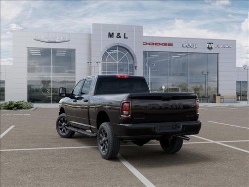 Diamond Black Crystal Pearlcoat 2026 RAM 2500 Big Horn Crew Cab 4x4 6'4' Box