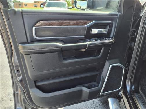 2021 RAM 2500 Laramie Crew Cab 4x4 6'4' Box