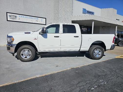 2024 RAM 2500 Tradesman Crew Cab 4x4 6'4' Box
