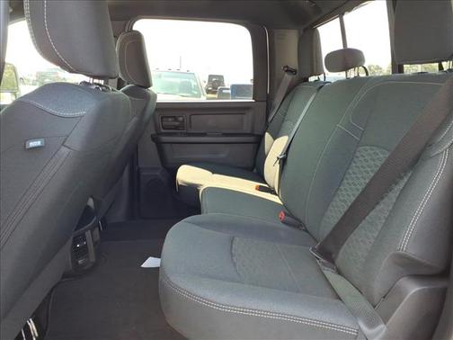 2025 RAM 2500 Tradesman Crew Cab 4x4 8' Box