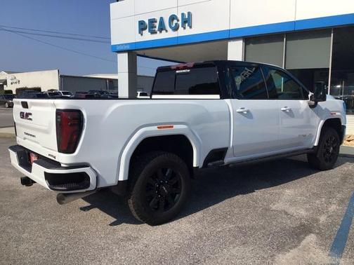 2025 GMC Sierra 2500 AT4