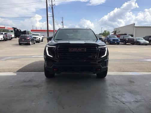 2025 GMC Acadia AWD AT4