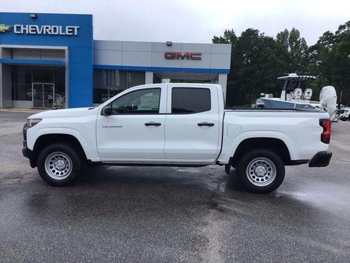 Summit White 2026 Chevrolet Colorado WT