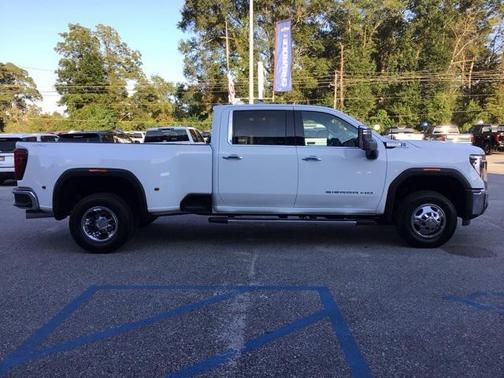 2026 GMC Sierra 3500 SLT