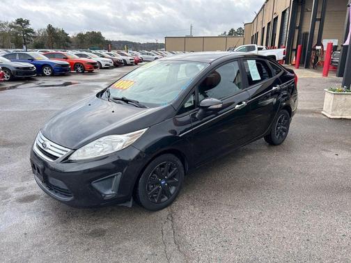 2013 Ford Fiesta 4dr Sedan SE