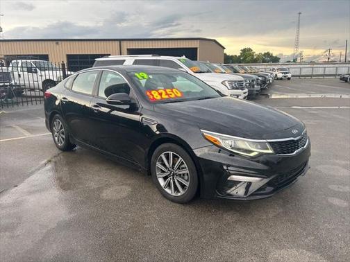 2019 Kia Optima LX