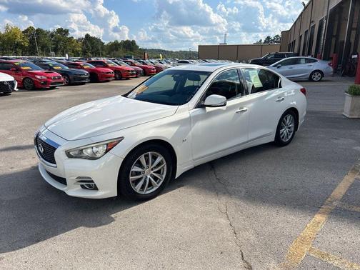 2015 INFINITI Q50 Premium