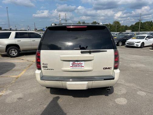 2011 GMC Yukon Denali