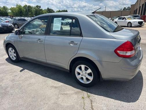 2010 Nissan Versa 1.8 SL