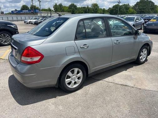 2010 Nissan Versa 1.8 SL