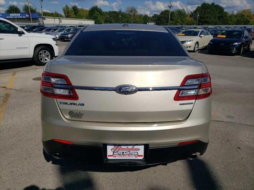 2018 Ford Taurus SE