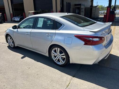 2016 Nissan Altima 3.5 SR