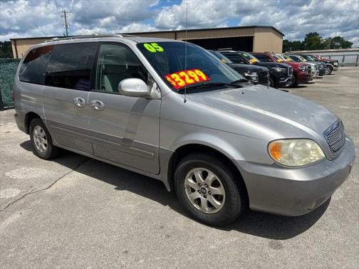 2005 Kia Sedona LX