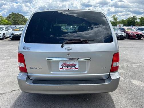 2005 Kia Sedona LX