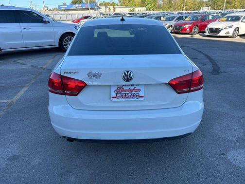 2015 Volkswagen Passat 1.8T Limited Edition