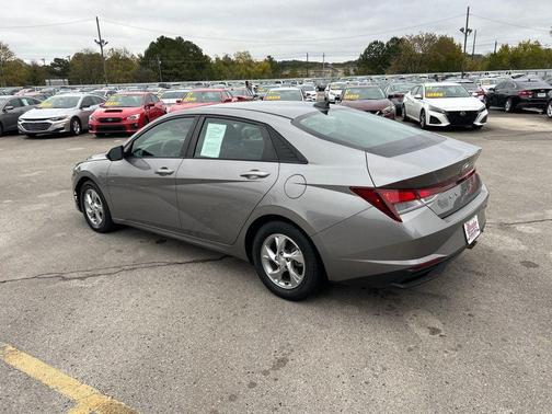 2021 Hyundai ELANTRA SE