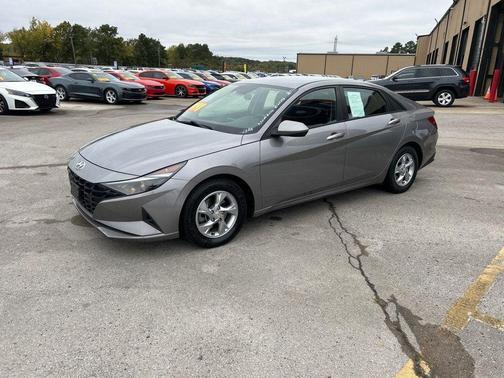 2021 Hyundai ELANTRA SE