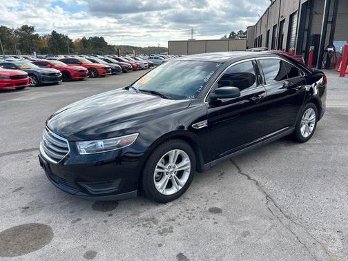 2018 Ford Taurus SE