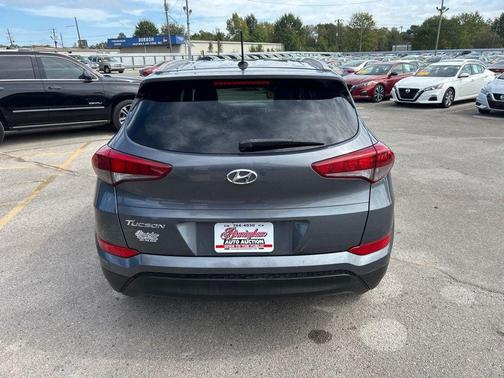 2016 Hyundai TUCSON SE