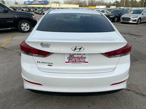 2018 Hyundai ELANTRA SE