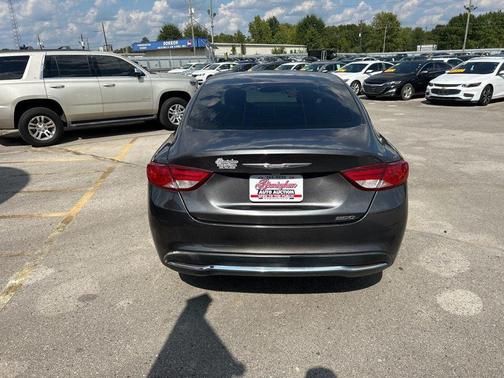 2016 Chrysler 200 Limited