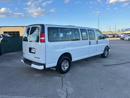 2004 Chevrolet Express 3500 Base