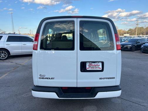 2004 Chevrolet Express 3500 Base