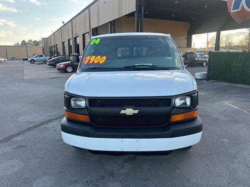 2004 Chevrolet Express 3500 Base