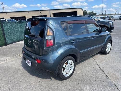 2011 Kia Soul +
