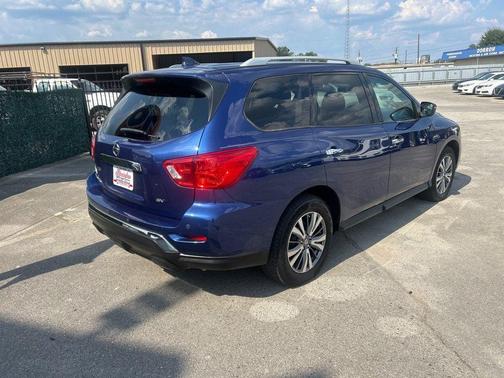 2019 Nissan Pathfinder SV