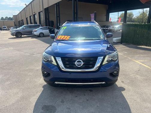 2019 Nissan Pathfinder SV