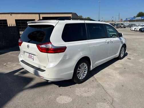2015 Toyota Sienna XLE