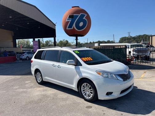 2015 Toyota Sienna XLE