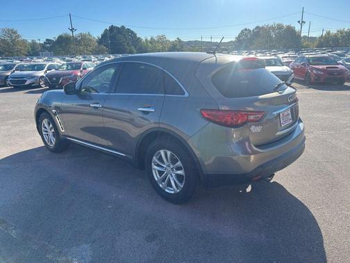 2016 INFINITI QX70 Base
