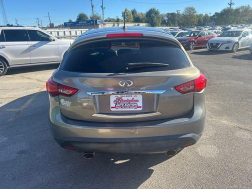 2016 INFINITI QX70 Base