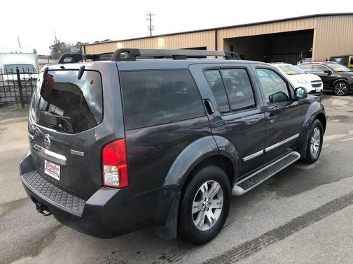2011 Nissan Pathfinder Silver