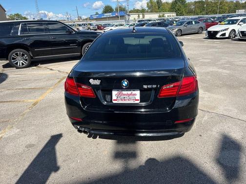 2011 BMW 528 528i
