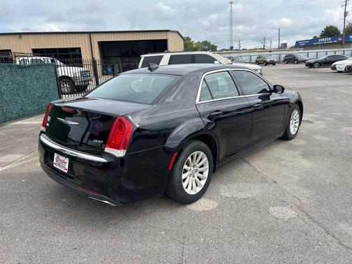 2015 Chrysler 300 Limited