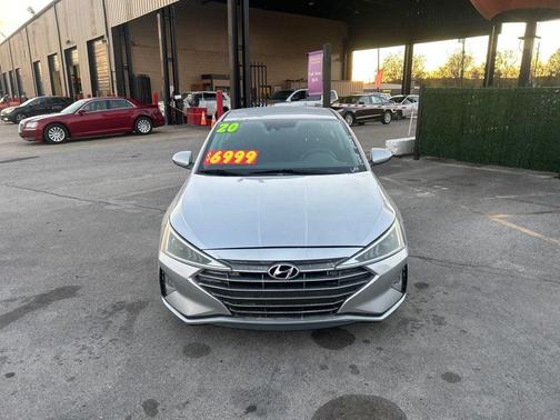 2020 Hyundai ELANTRA SE
