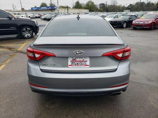 2017 Hyundai SONATA SE