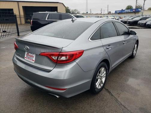 2017 Hyundai SONATA SE